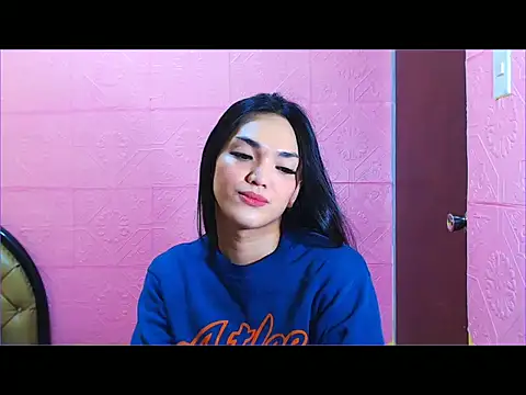 Snapshot of WONDERWOMAN2023 chatting on 09.28.25 WONDERWOMAN2023 online show from 09.28.25