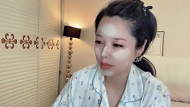Snapshot of kk_lele chatting on 06.20.26 kk lele online show from 06.20.26