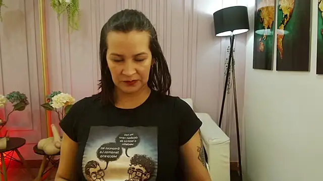 Britney taylor  online show from 12.26.24