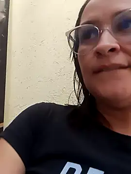 Britney taylor  online show from 02.17.25