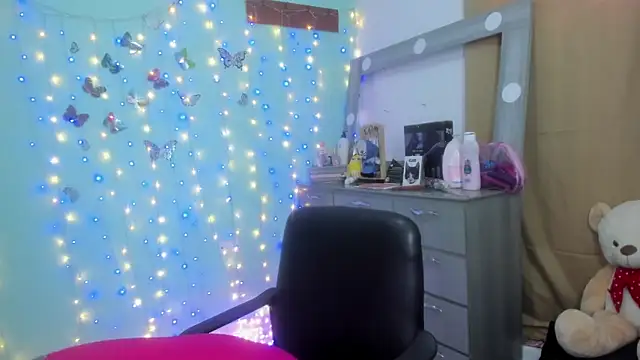 Britney taylor  online show from 02.22.25