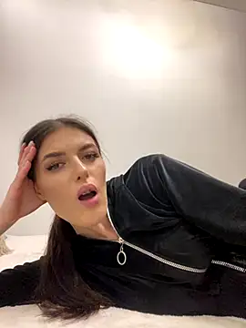 little belucci online show from 11.10.25