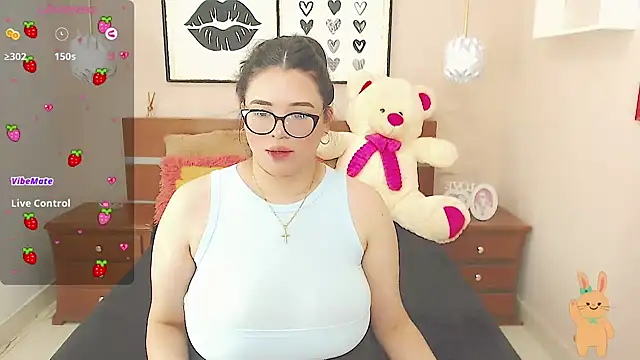 Snapshot of miss_linda_ chatting on 01.17.25 miss linda online show from 01.17.25