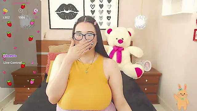 Snapshot of miss_linda_ chatting on 01.21.25 miss linda online show from 01.21.25
