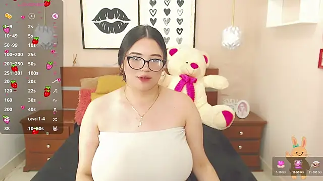 Snapshot of miss_linda_ chatting on 01.22.25 miss linda online show from 01.22.25
