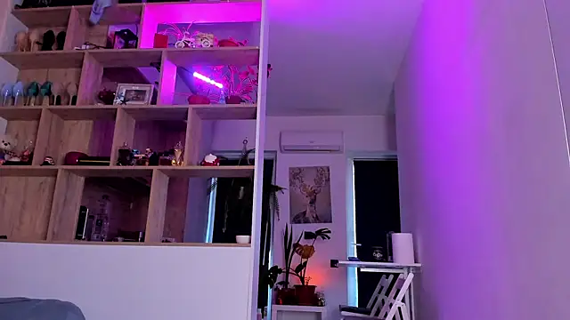  alleyesonme  online show from 09.23.25