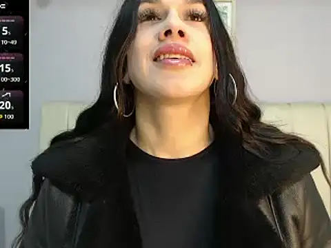 Snapshot of amy_le01 chatting on 12.19.25 amy le01 online show from 12.19.25