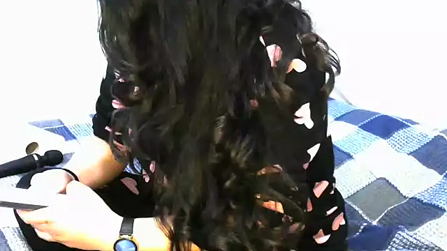 Snapshot of insatiableeee chatting on 01.08.25 insatiableeee online show from 01.08.25