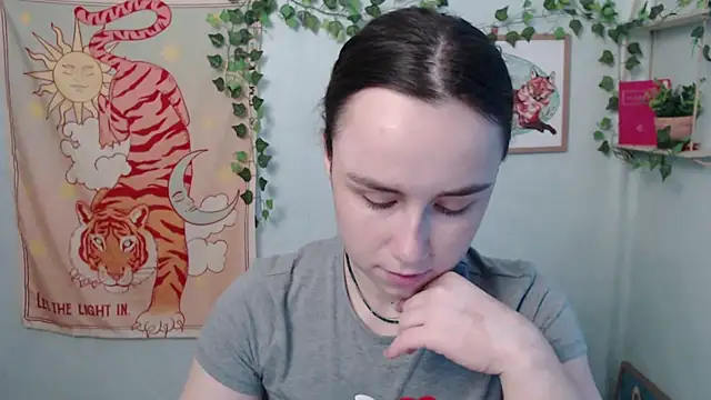Snapshot of VeryVeryVeryShy_ chatting on 07.02.26 VeryVeryVeryShy online show from 07.02.26