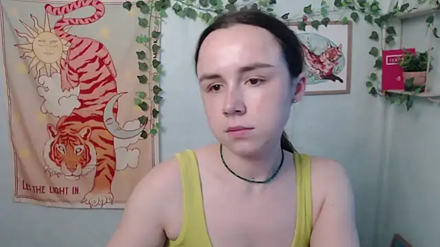 Snapshot of VeryVeryVeryShy_ chatting on 07.16.26 VeryVeryVeryShy online show from 07.16.26
