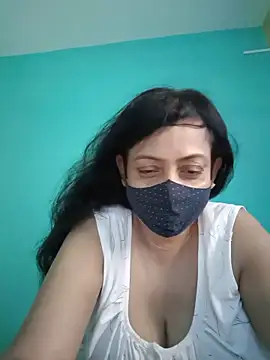 Snapshot of love_suman chatting on 05.20.26 love suman online show from 05.20.26