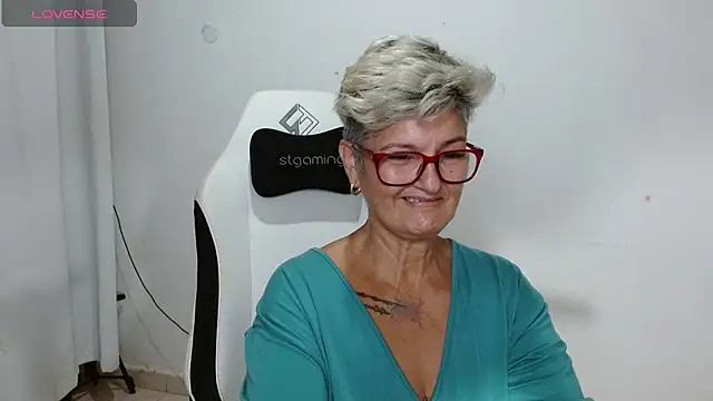 Snapshot of bety-cum2 chatting on 06.09.26 bety-cum2 online show from 06.09.26