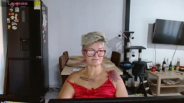 Snapshot of bety-cum2 chatting on 06.16.26 bety-cum2 online show from 06.16.26