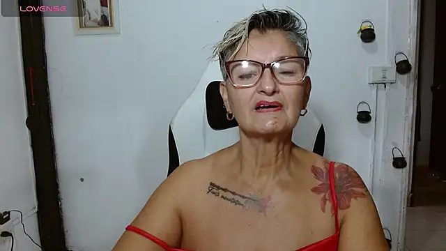 Snapshot of bety-cum2 chatting on 06.23.26 bety-cum2 online show from 06.23.26