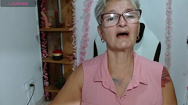 Snapshot of bety-cum2 chatting on 07.16.26 bety-cum2 online show from 07.16.26