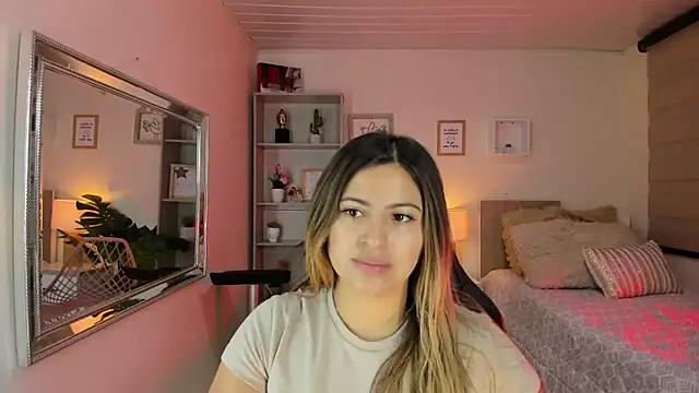 Snapshot of little_antonela chatting on 12.23.24 little antonela online show from 12.23.24