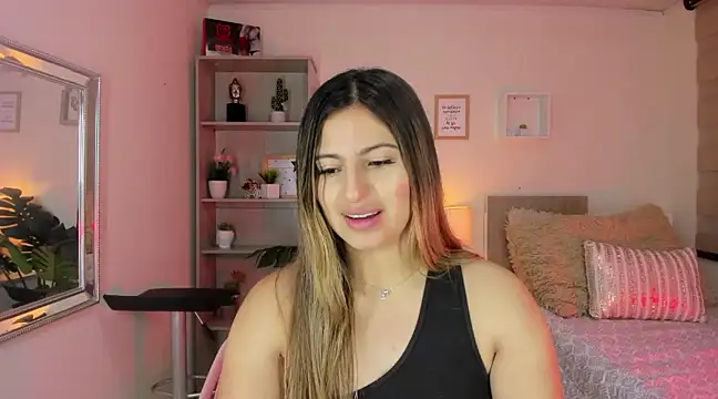 Snapshot of little_antonela chatting on 12.28.24 little antonela online show from 12.28.24