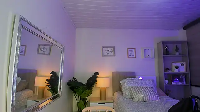 Snapshot of little_antonela chatting on 03.19.25 little antonela online show from 03.19.25