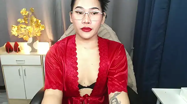 Ur Fantastic Lina online show from 02.01.25