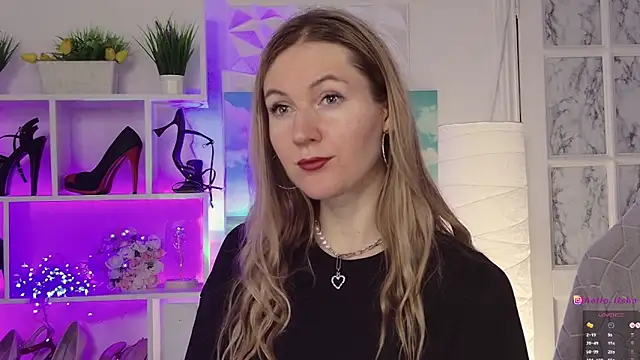 Snapshot of Hello_Lisha chatting on 01.24.25 Hello Lisha online show from 01.24.25