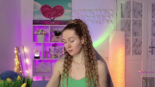 Snapshot of Hello_Lisha chatting on 02.18.25 Hello Lisha online show from 02.18.25