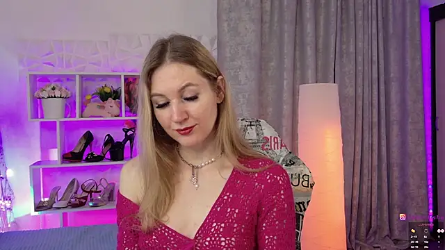 Snapshot of Hello_Lisha chatting on 03.12.25 Hello Lisha online show from 03.12.25