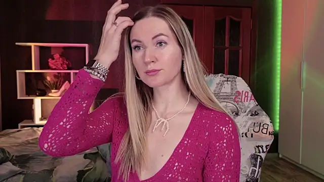 Snapshot of Hello_Lisha chatting on 12.03.25 Hello Lisha online show from 12.03.25