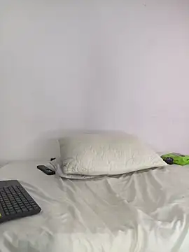 Snapshot of AgathaPember chatting on 03.28.26 AgathaPember online show from 03.28.26