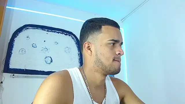 Snapshot of Bigcock_21cm_ chatting on 12.19.24 Bigcock 21cm online show from 12.19.24