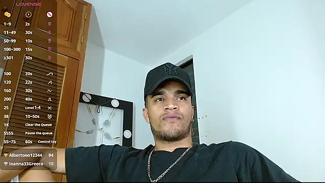 Snapshot of Bigcock_21cm_ chatting on 02.22.25 Bigcock 21cm online show from 02.22.25