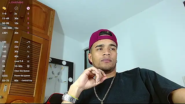 Snapshot of Bigcock_21cm_ chatting on 02.22.25 Bigcock 21cm online show from 02.22.25