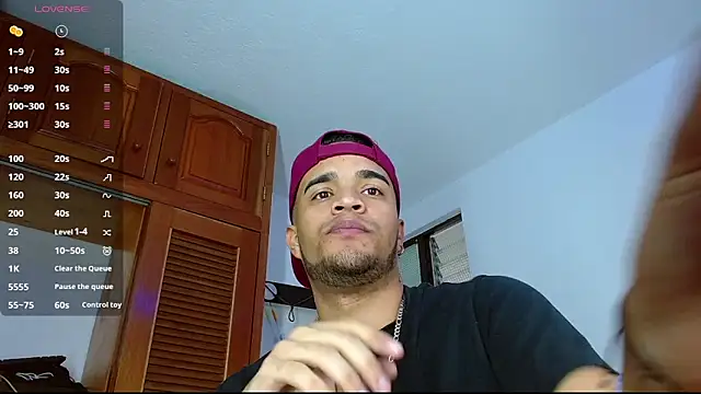 Snapshot of Bigcock_21cm_ chatting on 02.26.25 Bigcock 21cm online show from 02.26.25