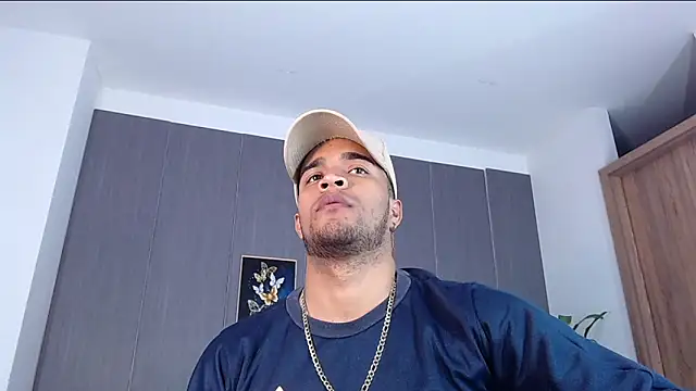 Snapshot of Bigcock_21cm_ chatting on 03.14.25 Bigcock 21cm online show from 03.14.25