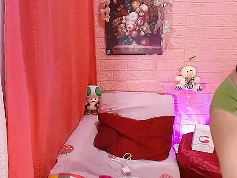 Snapshot of Mast3rOfDesire chatting on 09.16.25 Mast3rOfDesire online show from 09.16.25