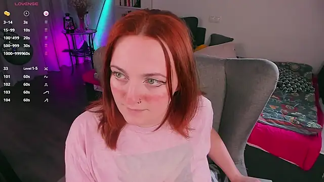 Snapshot of Alice_CutePerv chatting on 02.13.25 Alice CutePerv online show from 02.13.25