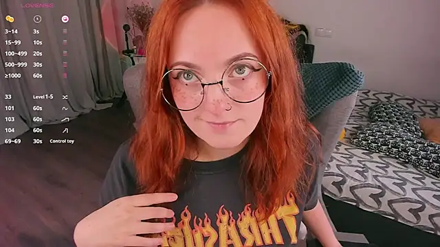 Snapshot of Alice_CutePerv chatting on 09.26.25 Alice CutePerv online show from 09.26.25