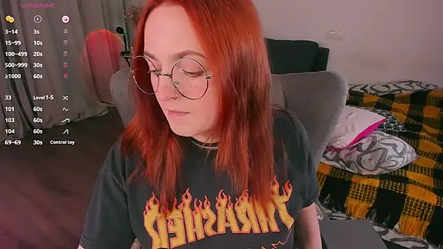 Snapshot of Alice_CutePerv chatting on 10.22.25 Alice CutePerv online show from 10.22.25