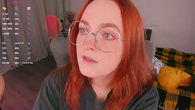 Snapshot of Alice_CutePerv chatting on 10.23.25 Alice CutePerv online show from 10.23.25