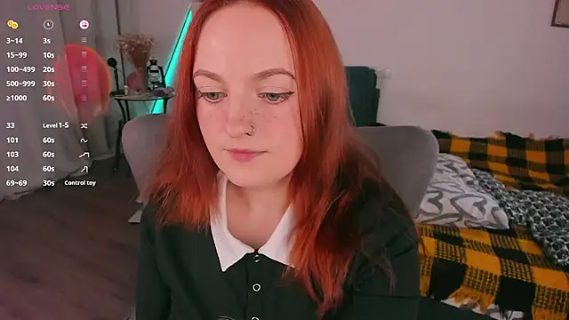 Snapshot of Alice_CutePerv chatting on 10.27.25 Alice CutePerv online show from 10.27.25