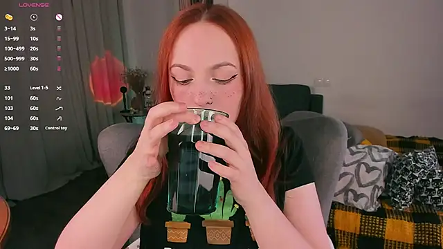 Snapshot of Alice_CutePerv chatting on 12.23.25 Alice CutePerv online show from 12.23.25