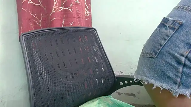 Snapshot of sweet-alia chatting on 01.18.26 sweet-alia online show from 01.18.26