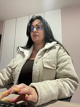 SWEETLILY18 online show from 01.04.25