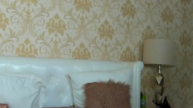 GiannaElliss online show from 01.20.25