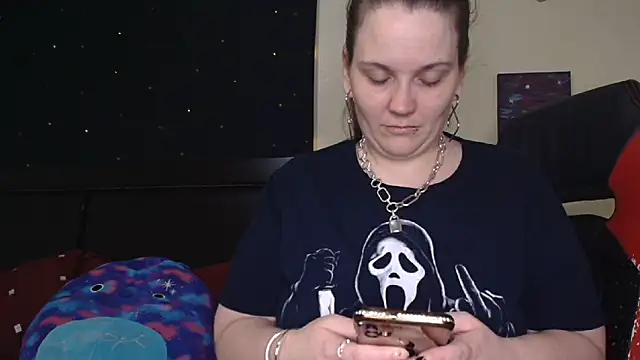 Snapshot of ToxicLilly chatting on 11.09.25 ToxicLilly online show from 11.09.25
