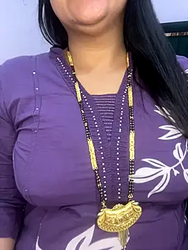 Snapshot of Zoya_Varma004 chatting on 10.15.25 Zoya Varma004 online show from 10.15.25
