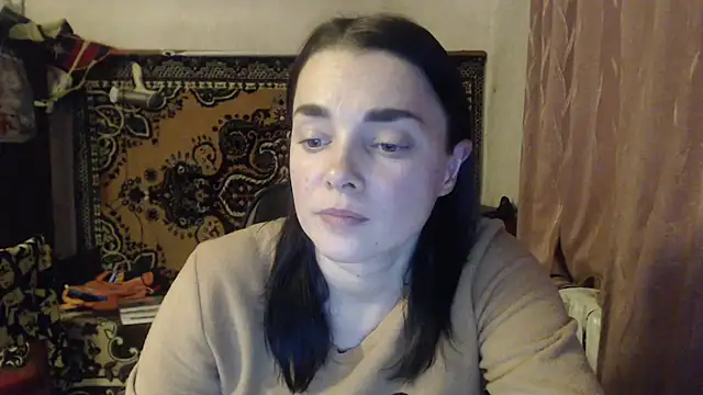 Snapshot of AlisaLaDiva chatting on 12.17.24 AlisaLaDiva online show from 12.17.24