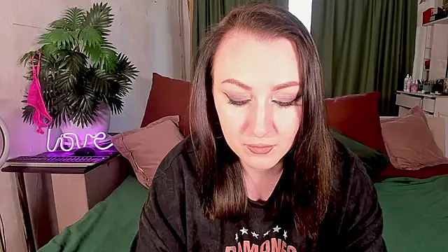 Snapshot of Mira_Xo_ chatting on 11.03.25 Mira Xo online show from 11.03.25