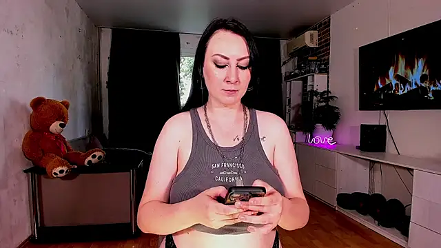 Snapshot of Mira_Xo_ chatting on 07.16.26 Mira Xo online show from 07.16.26