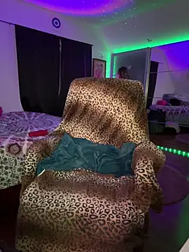 Snapshot of sage_love chatting on 11.08.25 sage love online show from 11.08.25