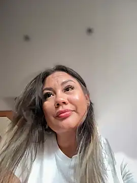 Snapshot of ValeryGrey chatting on 03.05.26 ValeryGrey online show from 03.05.26